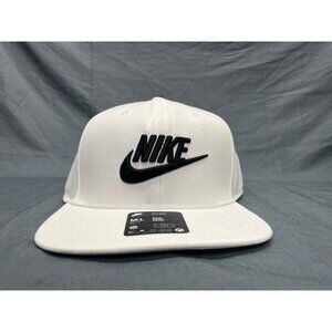 Nike Club Pro Cap Strapback Cap Hat Size M/L Adult White NEW WITH TAGS!